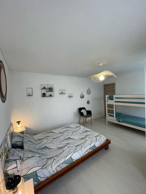 Appartement Chaleureux Au Calme Proche Du Chateau Mauleon Exterior foto
